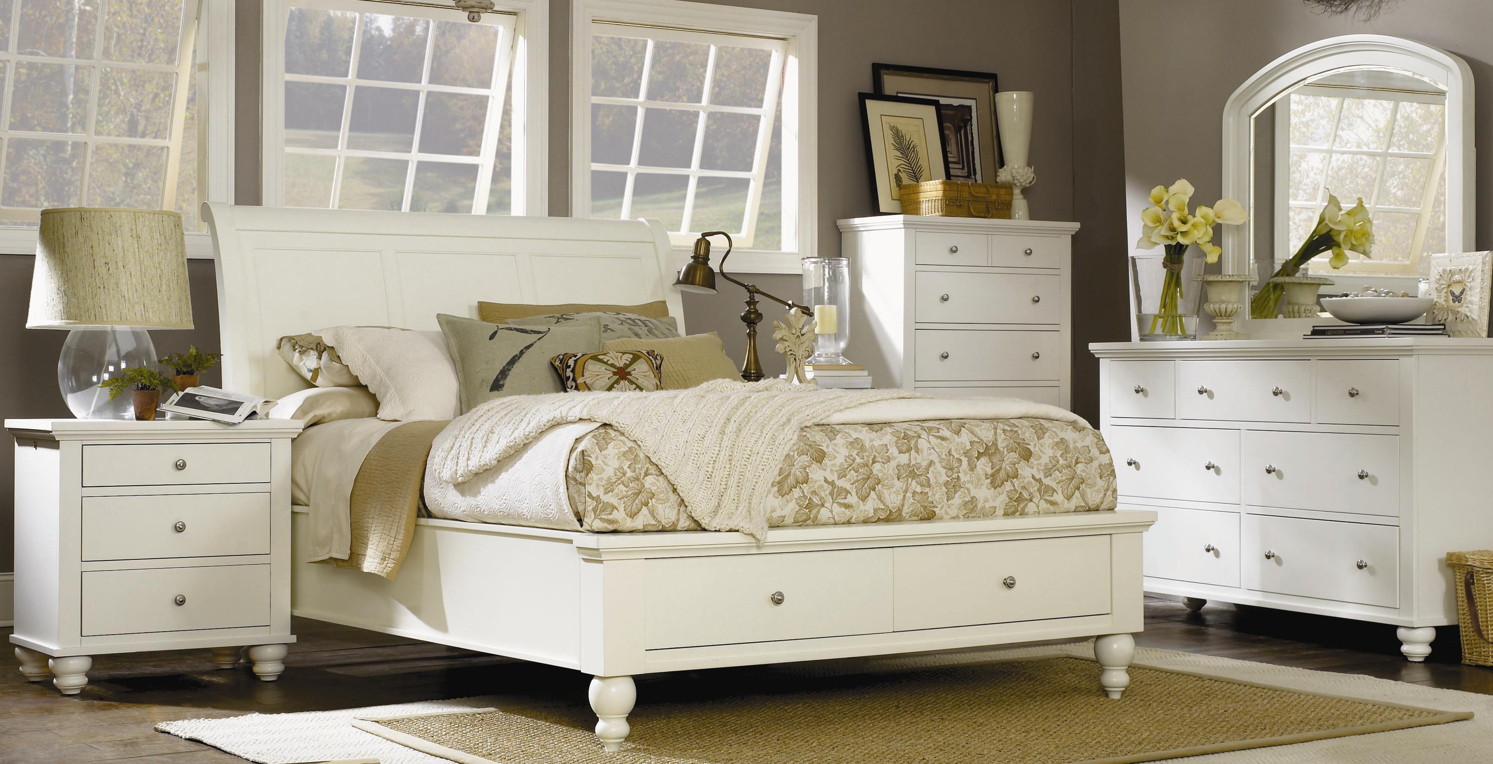 Highland Court Clinton QueenSize bed with Sleigh Headboard & Drawer